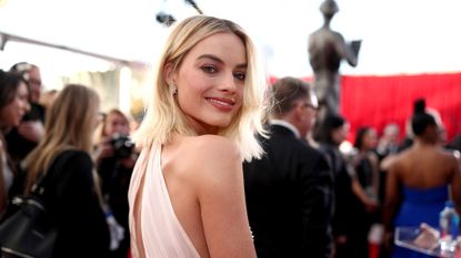 Margot Robbie attends the 24th Annual Screen Actors Guild Awards in 2018