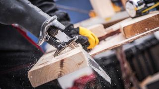 Cutting plywood with reciprocating shop saw