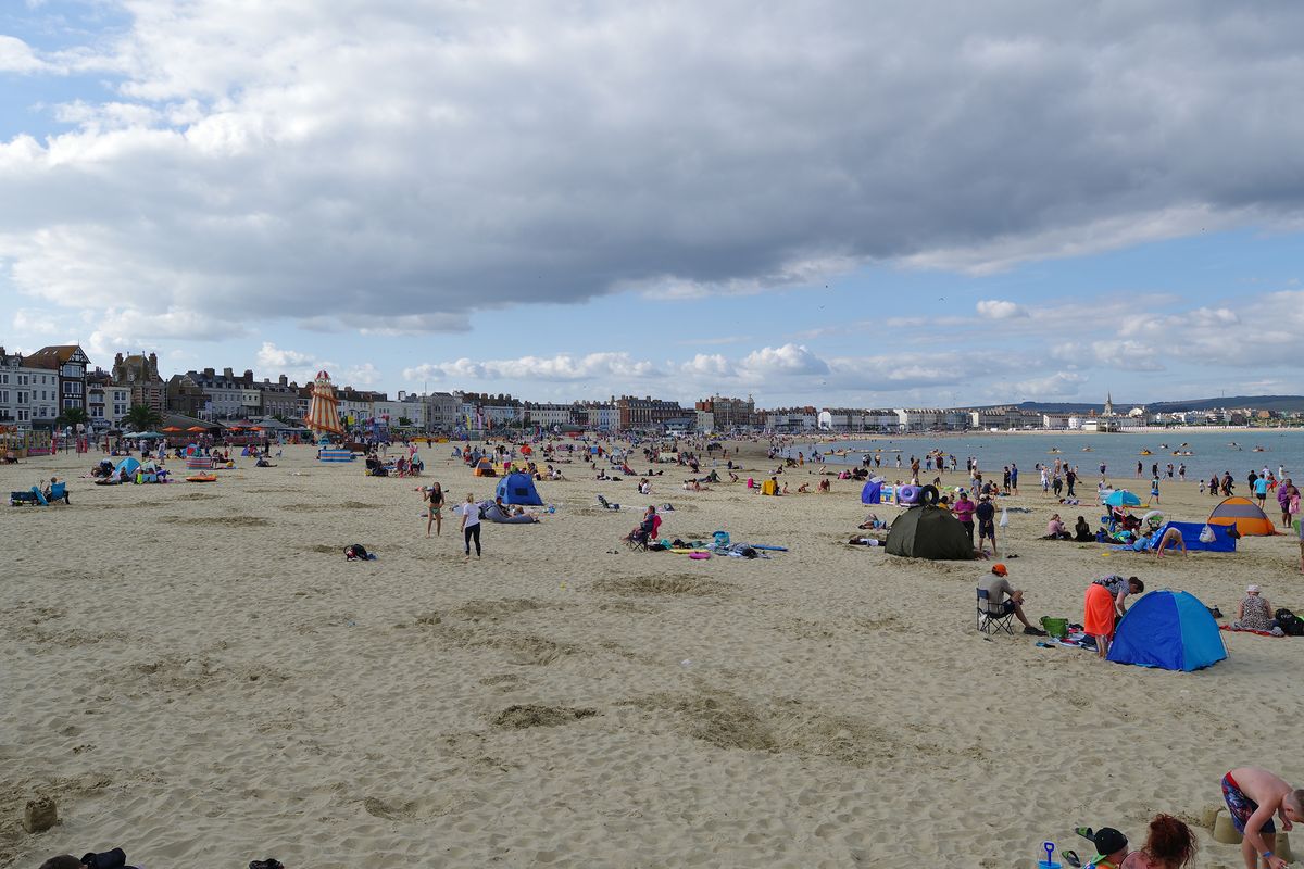 A shot of a beach taken with the Pentax K-3 III camera, f/9, 1/160, ISO 100