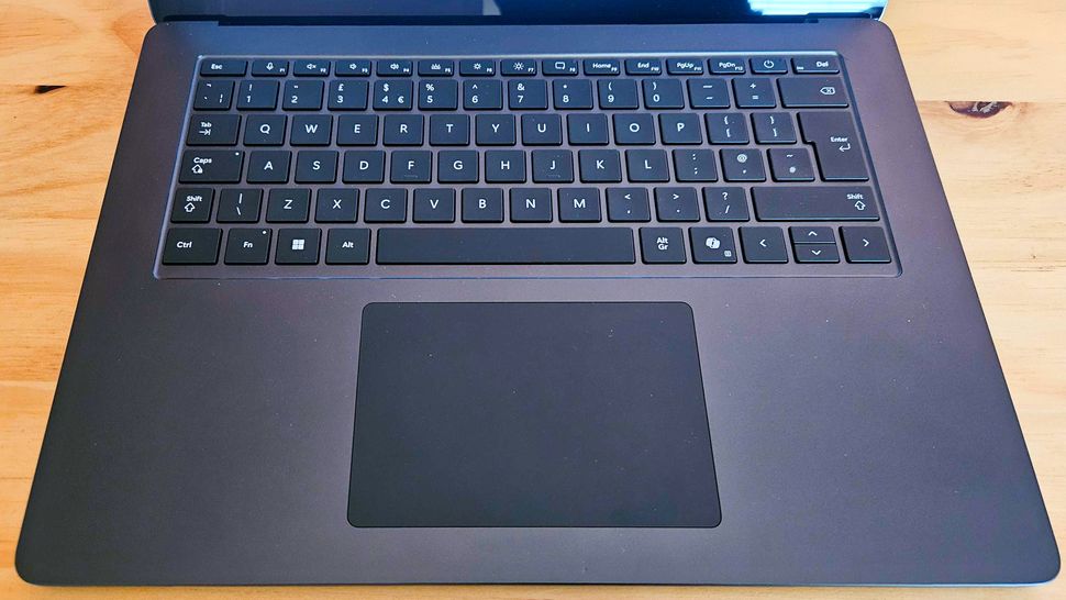 MICROSOFT SURFACE LAPTOP 7TH EDITION 15 INCH REVIEW AN ASTONISHING AI INFUSED MACHINE visual data 8