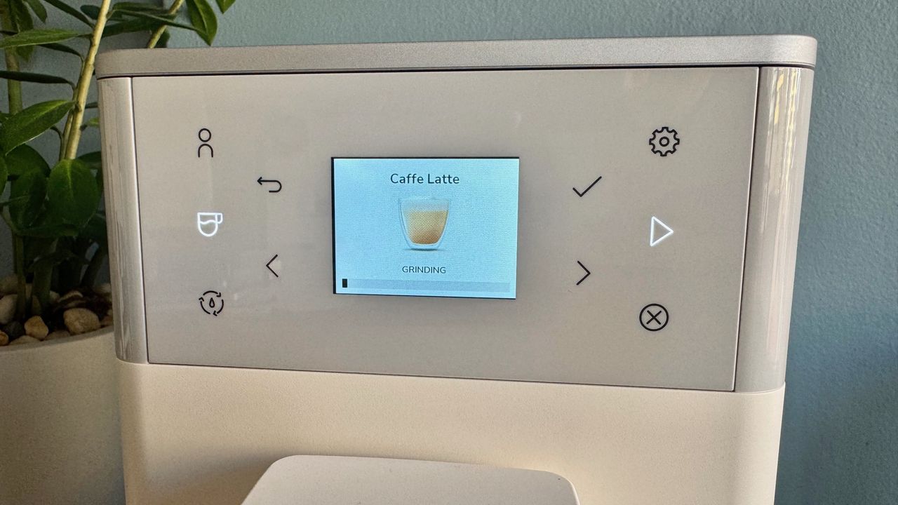 Coffee menu screen on KitchenAid KF3