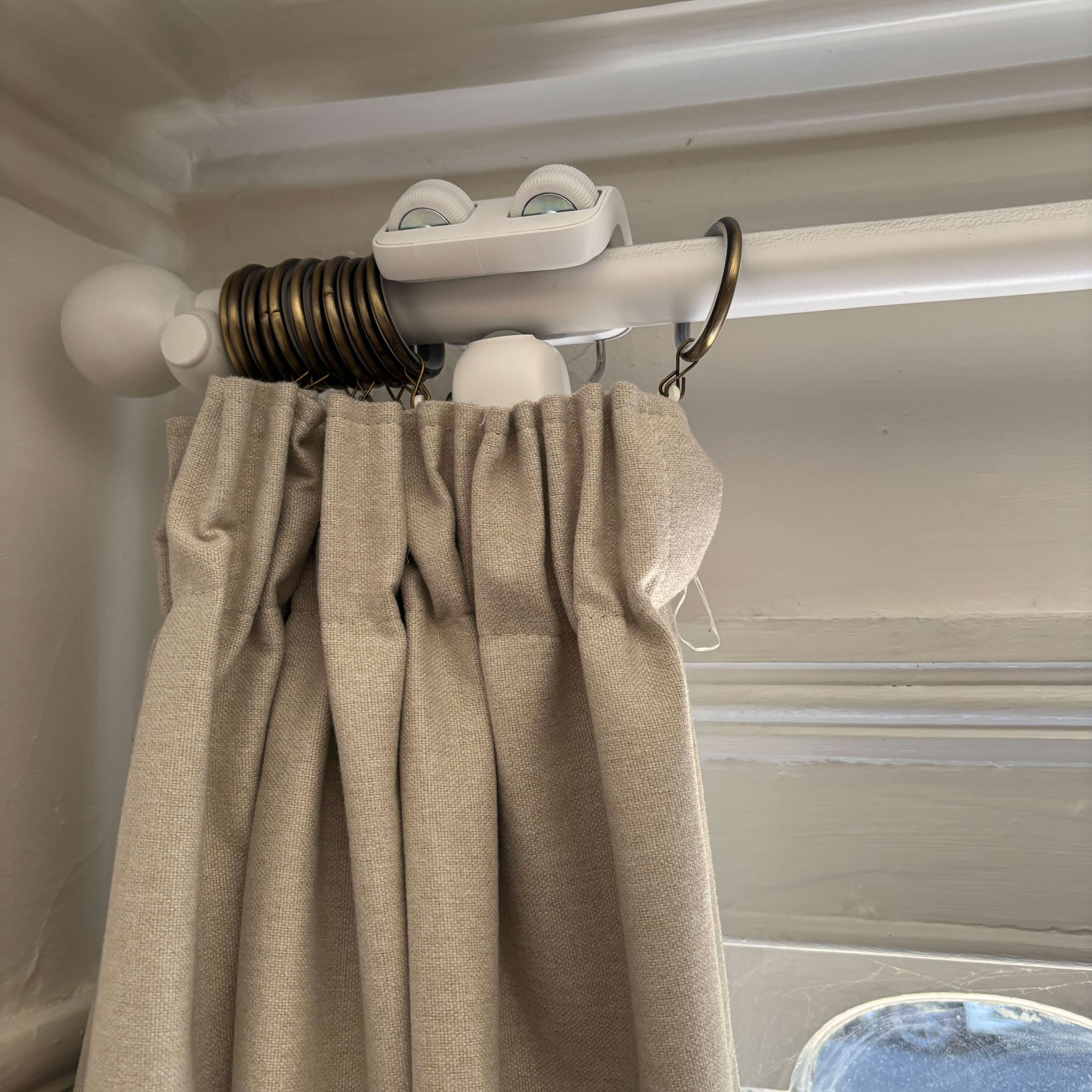Switchbot curtain robot on curtain bowl