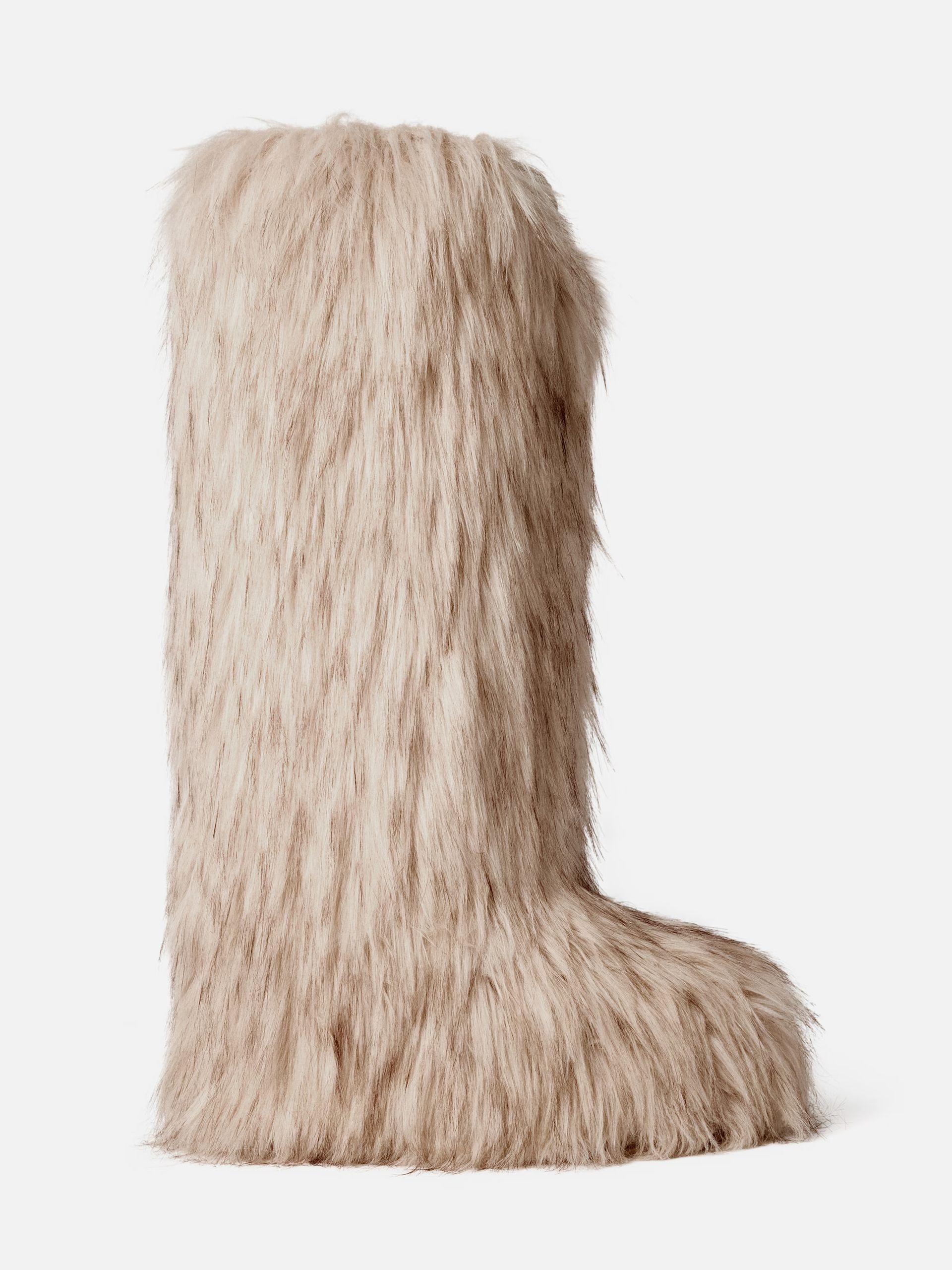 Jacquemus, Yeti Moon Boot
