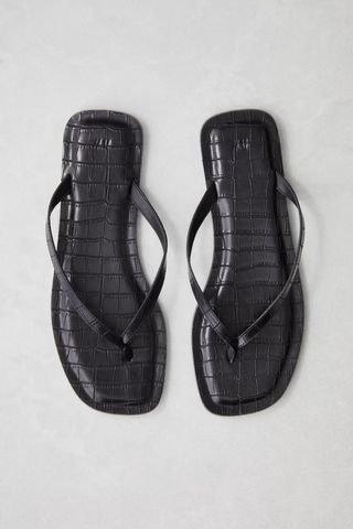 7JZjLKddMgkkyPj3M6VXKf-320-80 لقد قمت للتو ببناء 4 ملابس صيفية أنيقة بالكامل في H&M