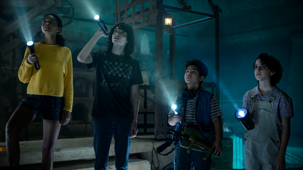 Celeste O'Connor McKenna, Grace Logan Kim and Finn Wolfhard in Ghostbusters Afterlife
