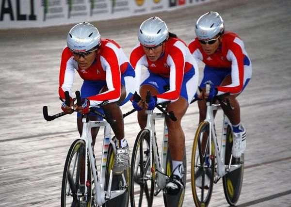 Cuba's women's team pursuiters finished third in the qualifying round.