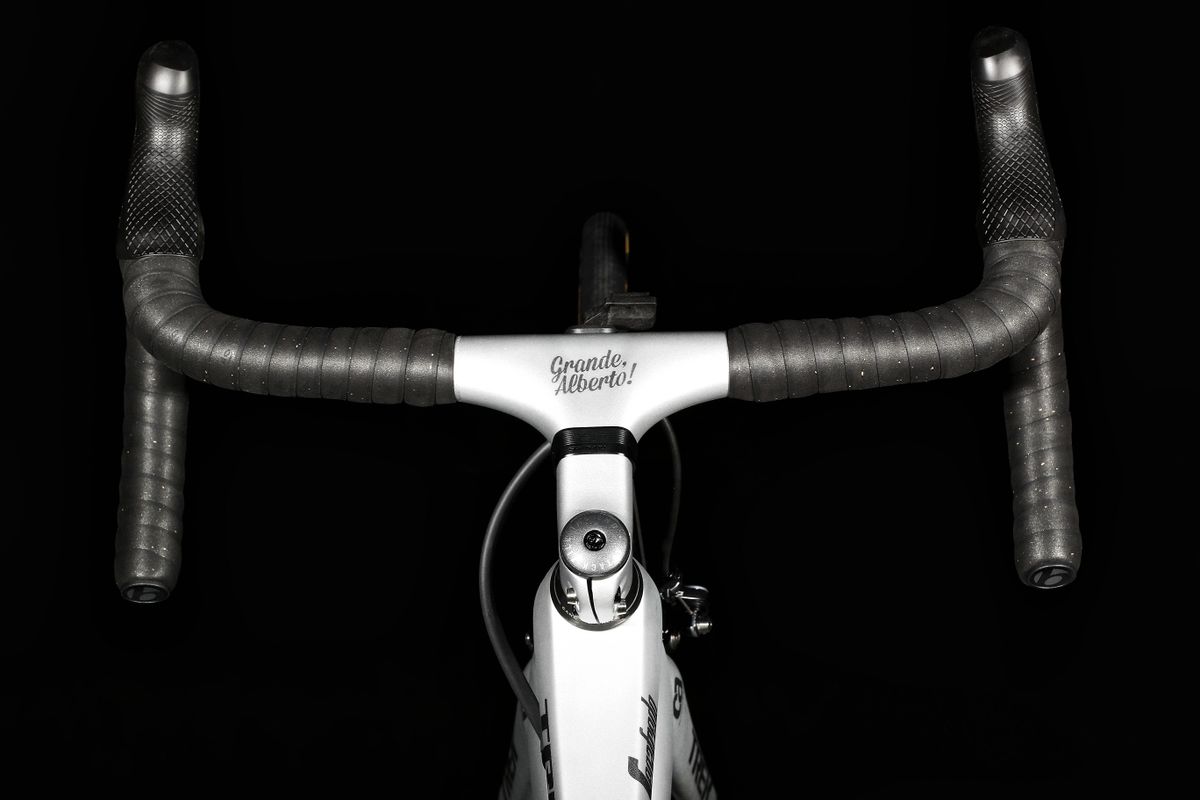 A few words of encouragement in the cockpit of Alberto Contador's Trek Emonda SLR