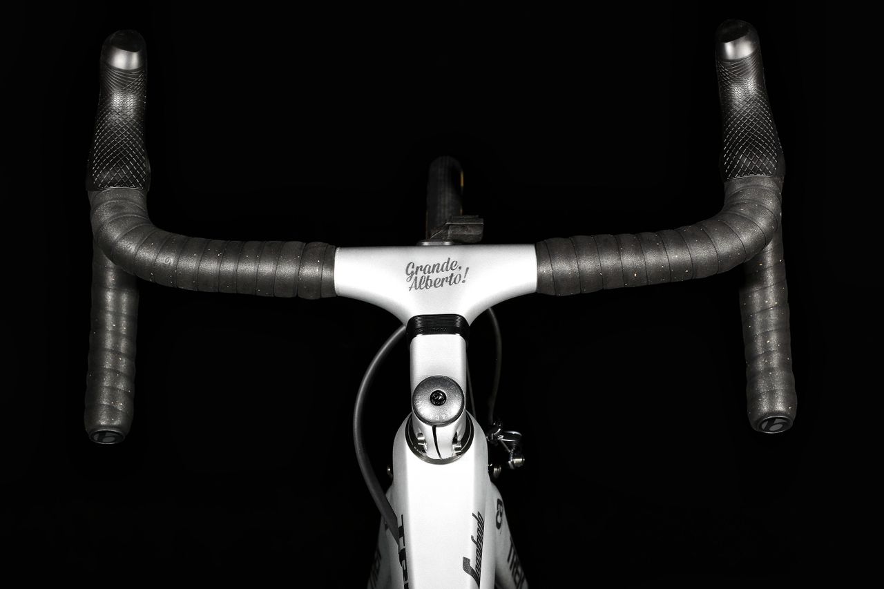 A few words of encouragement in the cockpit of Alberto Contador's Trek Emonda SLR