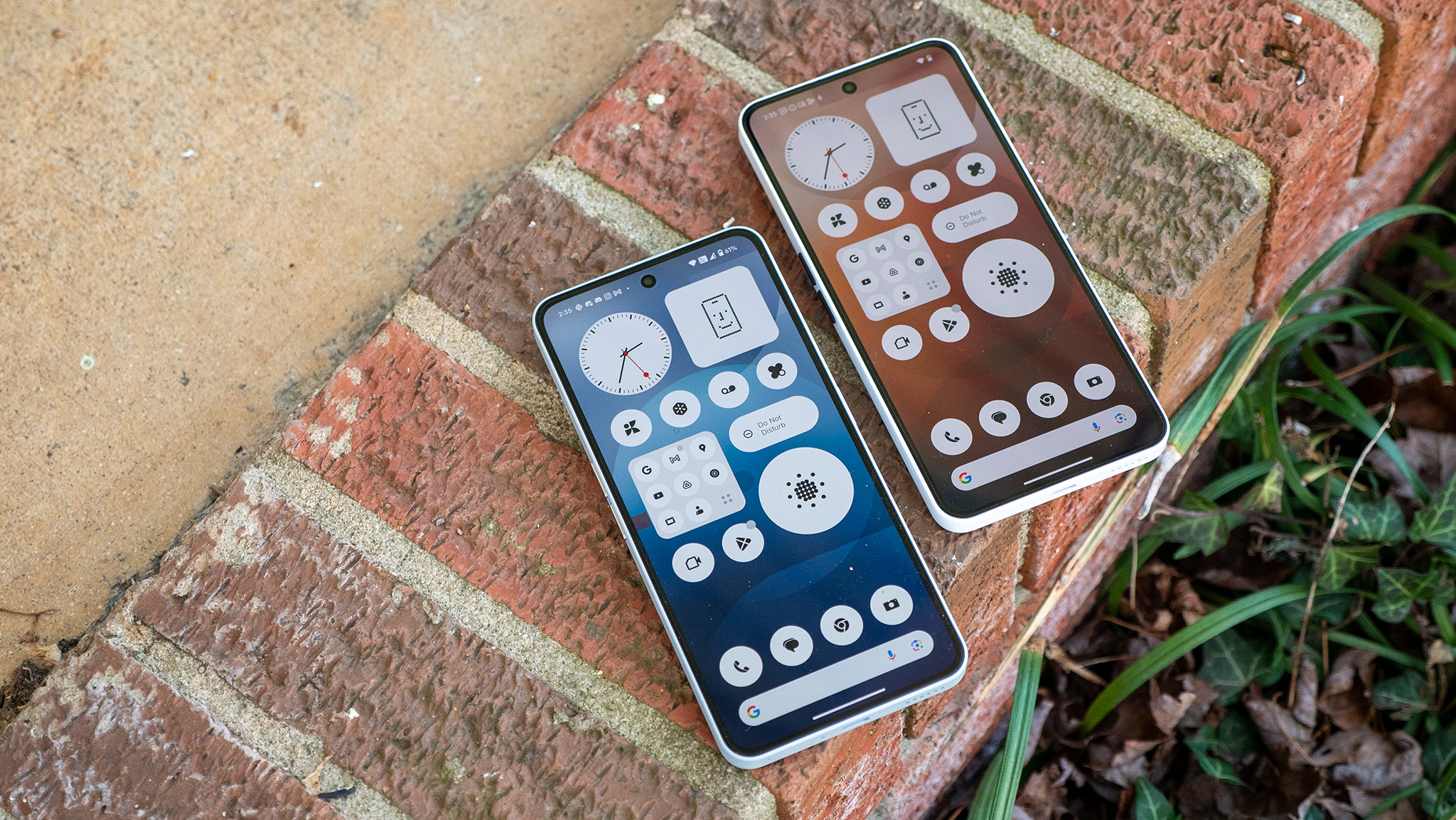 Comparing the displays and sizes between the Nothing Phone (3a) and Phone (3a) Pro