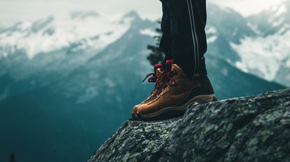 how to break in hiking boots