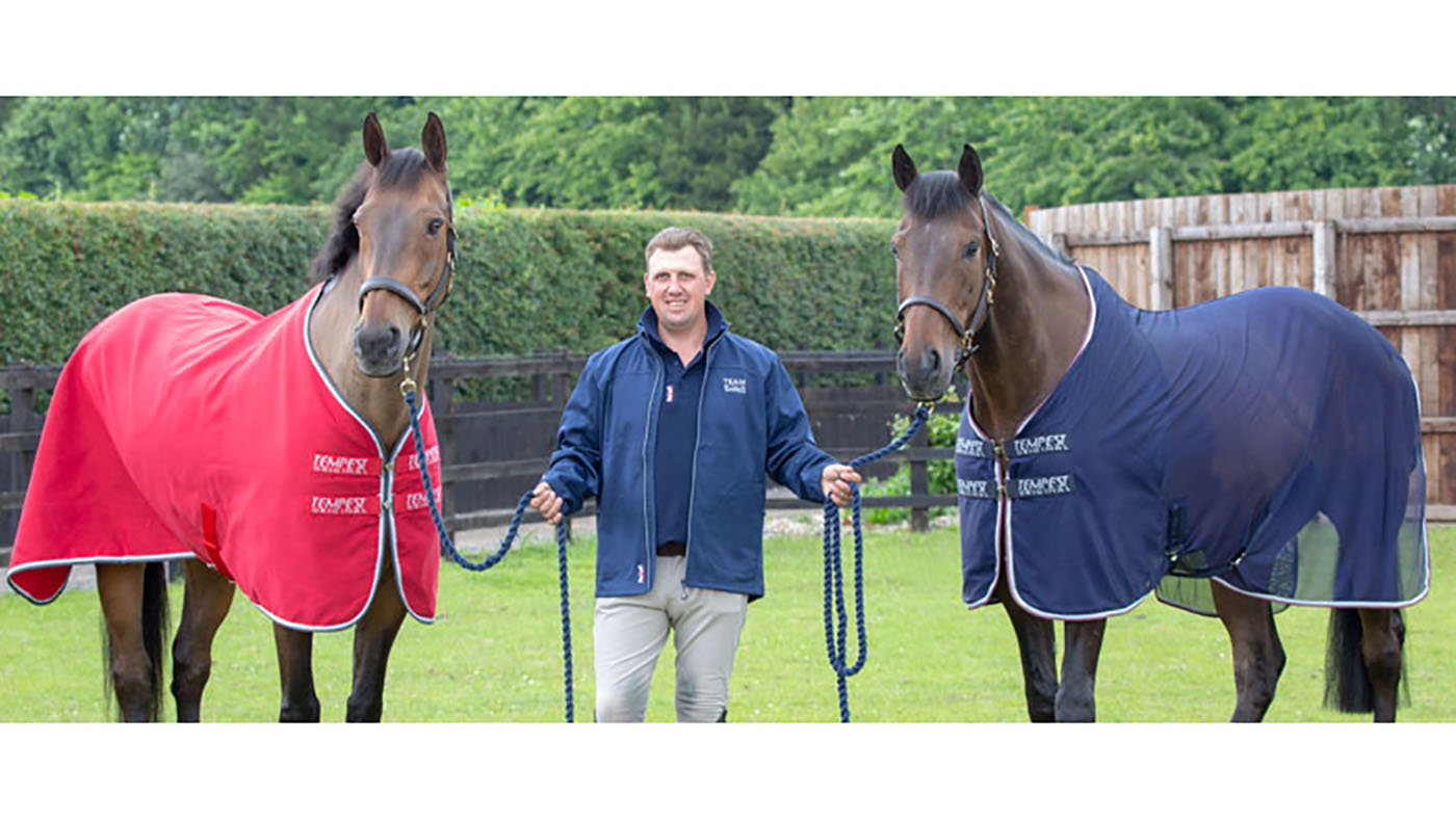 DHI PAPARAZZI and OBOS Colombus sporting their Shires Equestrian Tempest Original Mesh Cooler and the Tempest Original Stable Sheet for a photo shoot