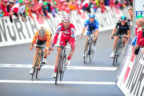 Vladimir Isaichev (Katusha) takes his first professional win on stage 5 of the Tour de Suisse.