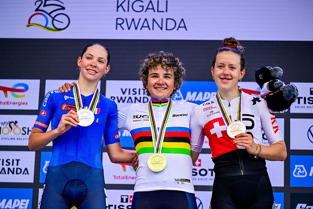 The winner&#039;s podium - L/R: Chantal Pegolo (Italy), Paula Ostiz (Spain), Anja Grossman (Switzerland)