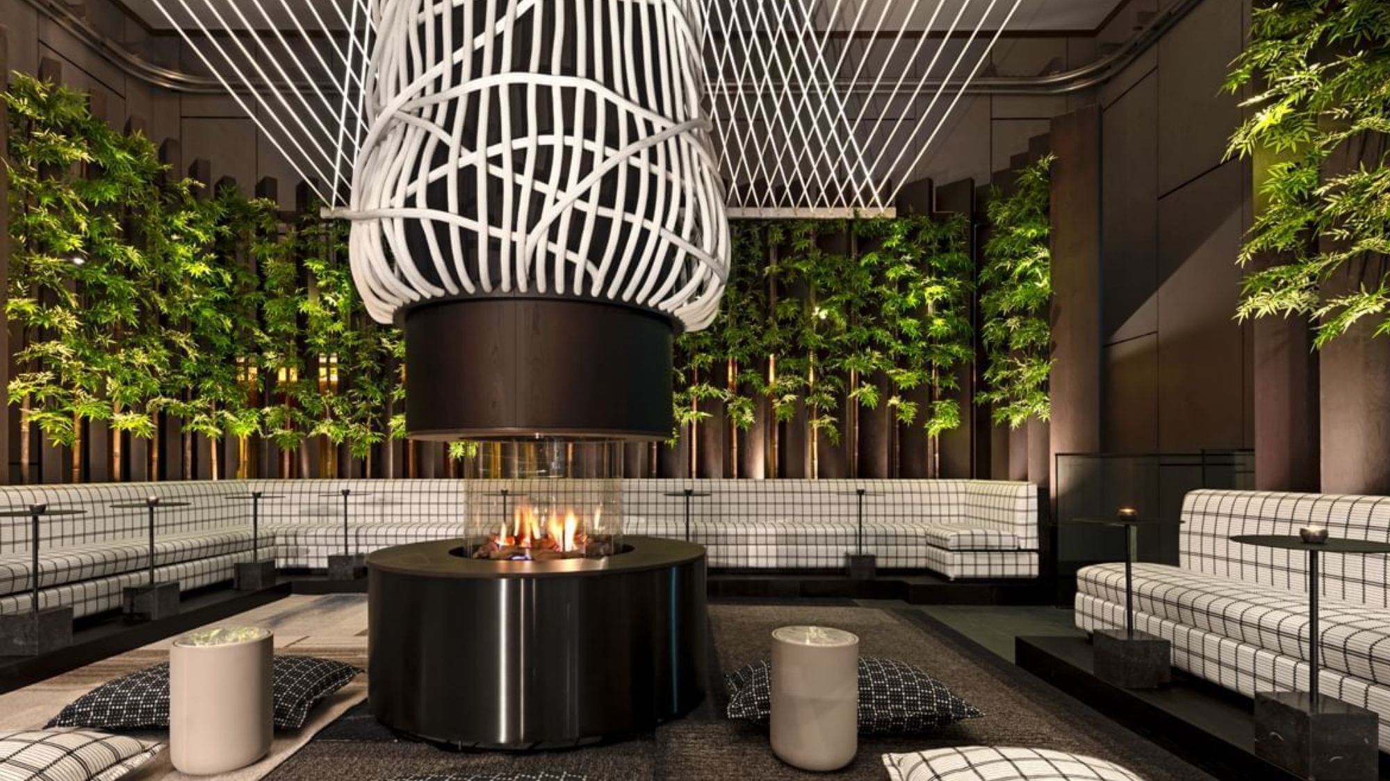 8 at the Londoner