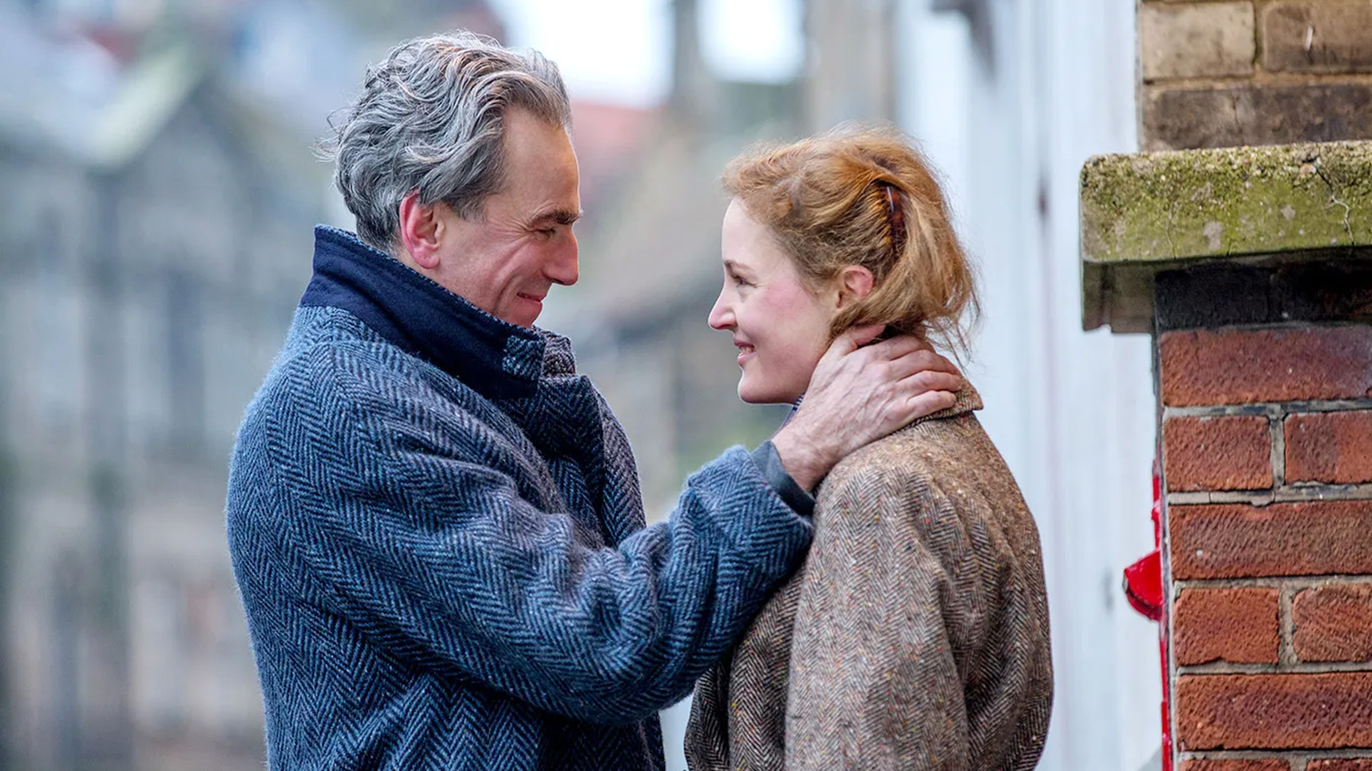 Daniel Day-Lewis as Reynolds Woodcock and Vicky Krieps as Alma Elson in Phantom Thread.