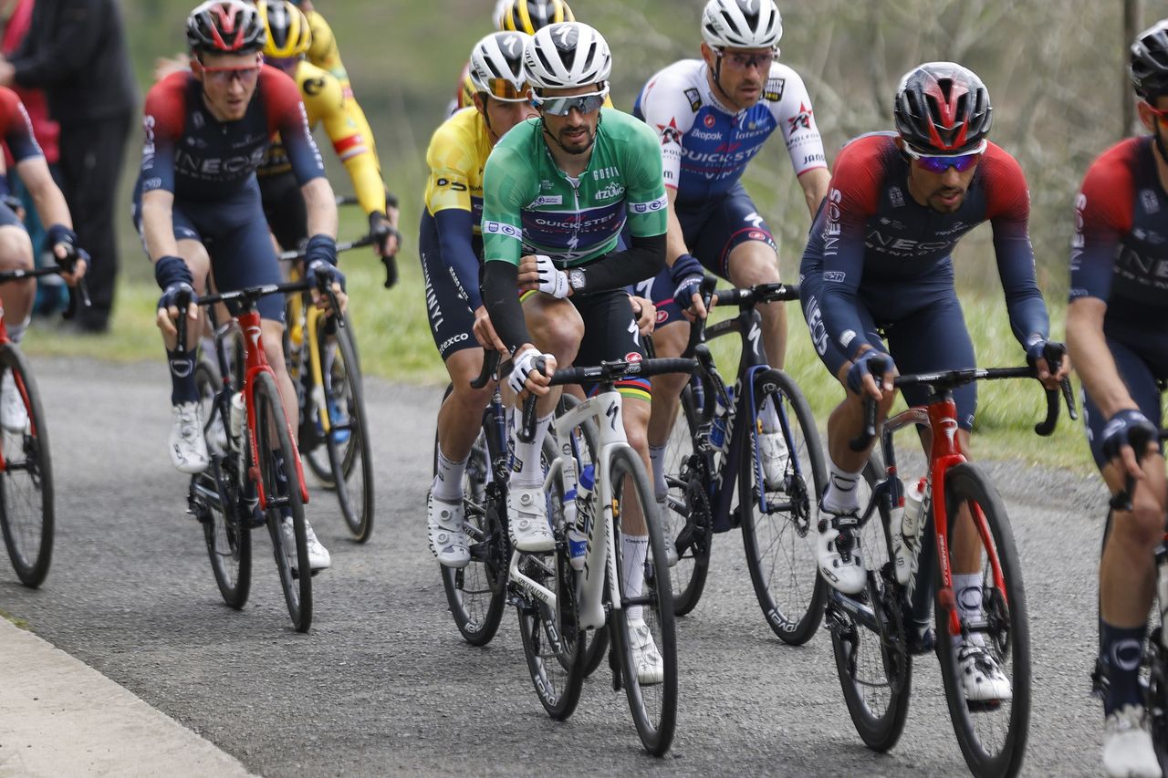 Itzulia Basque Country 2022 - 61st Edition - 6th stage Eibar - Arrate 135,7k m - 09/04/2022 - Julian Alaphilippe (FRA - Quick-Step Alpha Vinyl Team) - photo Luis Angel Gomez/SprintCyclingAgency&Acirc;&copy;2022