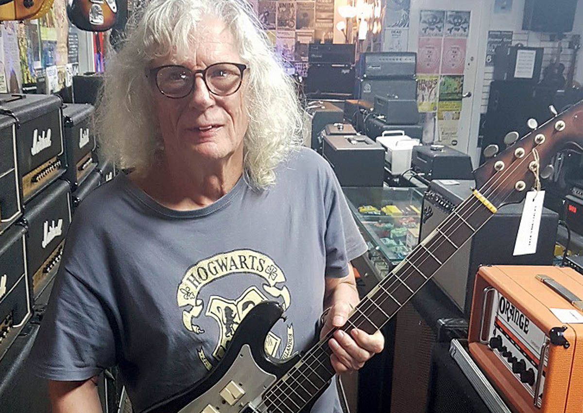 Industry veteran Alan Entwistle designed the Vintage REVO and Rapier models. The Galatica is based on the first proper guitar he bought back in the 60s &amp;ndash; a H&amp;ouml;fner Galaxie