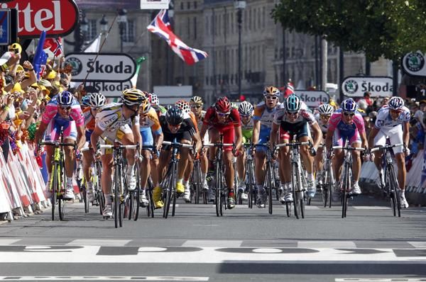 Cavendish looks back but no one can stop him