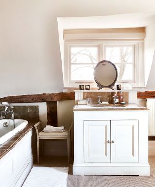 Oxfordshire country house bathroom