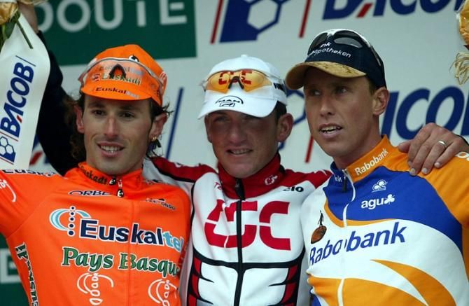Iban Mayo on the podium in Liege-Bastogne-Liege with Tyler Hamilton and Michael Boogerd