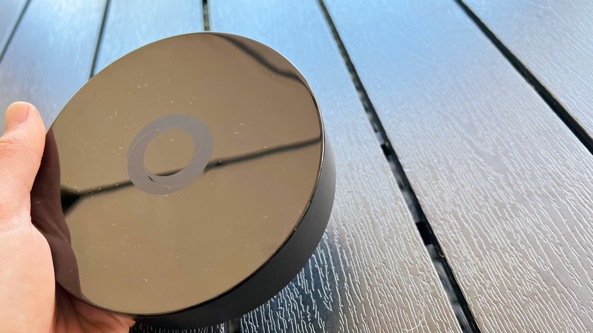 Homey Pro med ethernet-adapter p&aring; bord p&aring; bord
