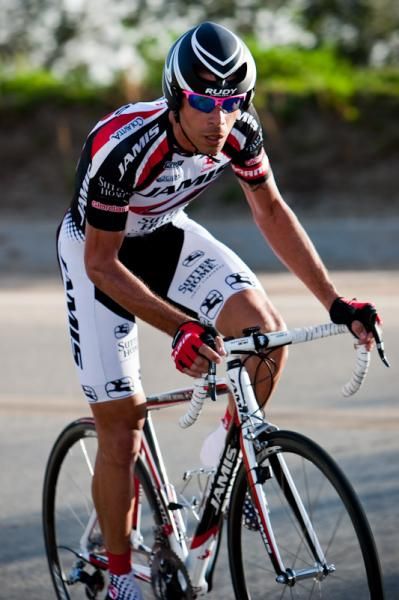 Luis Amaron (Jamis-Colavita) rounds a switch back on the way to his fourth place finish