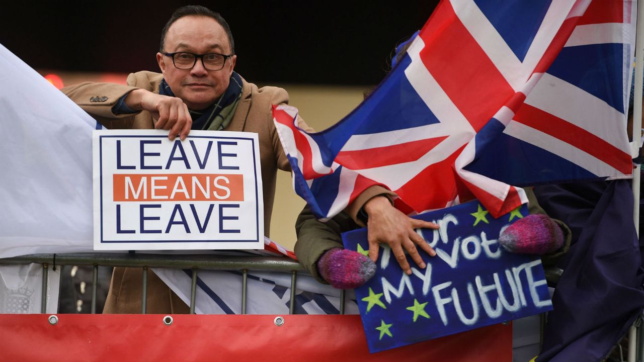 wd-brexit_young_people_-_oli_scarffafpgetty_images.jpg