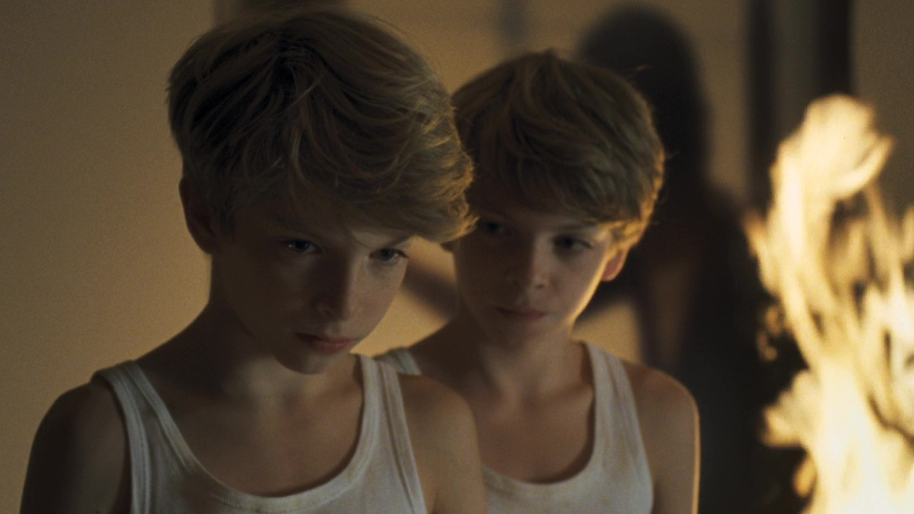 Twins from the original Goodnight Mommy