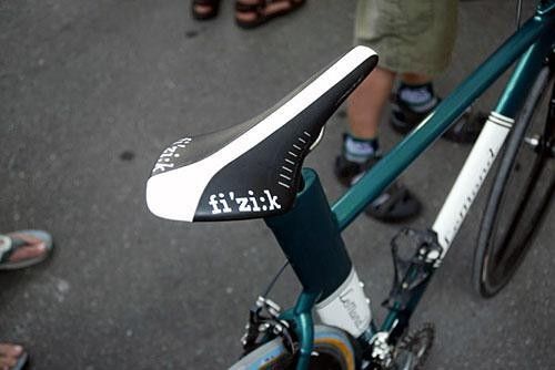 Fi'zi:k's Arione saddle