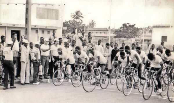 Racers get under way in the 1987 Beninese Independence Day Road Race.