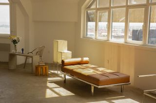 daybed in Amah interior