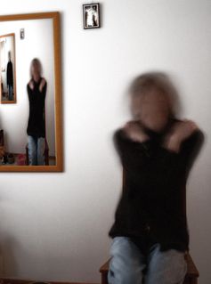 Capgras delusions mark a disconnect between different brain processes.