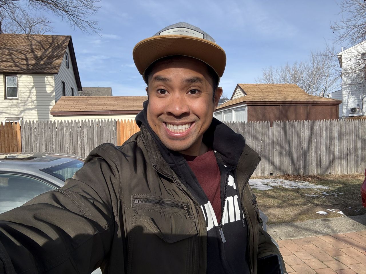 Apple iPhone 16 Pro Max selfie sample.