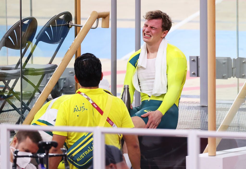 IZU JAPAN AUGUST 07 Matthew Richardson of Team Australia suffers pain after the Mens Keirin first round heat 2 of the track cycling on day filthen of the Tokyo 2020 Olympic Games at Izu Velodrome on August 07 2021 in Izu Shizuoka Japan Photo by Justin SetterfieldGetty Images