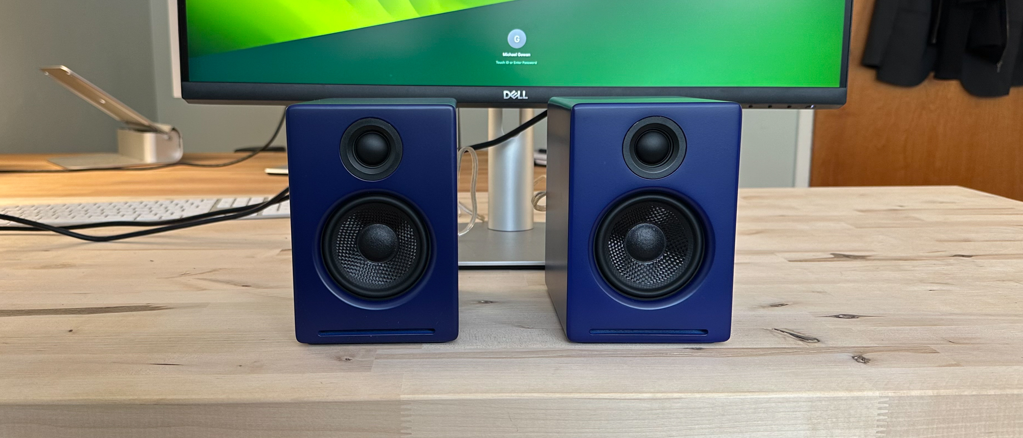 A2+ orders wireless computer speakers