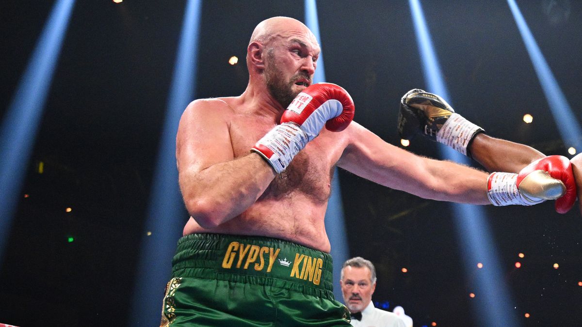 Tyson Fury ducks a jab