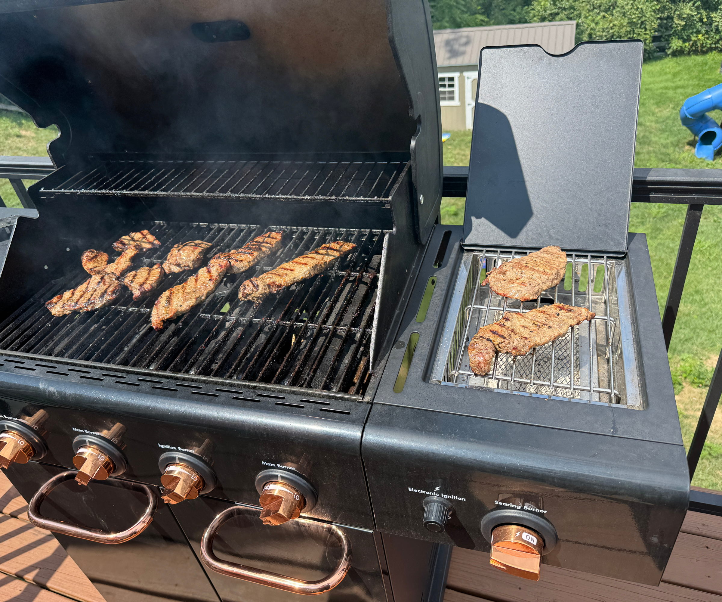 Kenmore 4 Burner Gas Grill with searing side burner