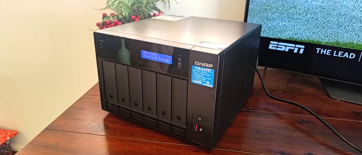 QNAP TVS-H674T NAS