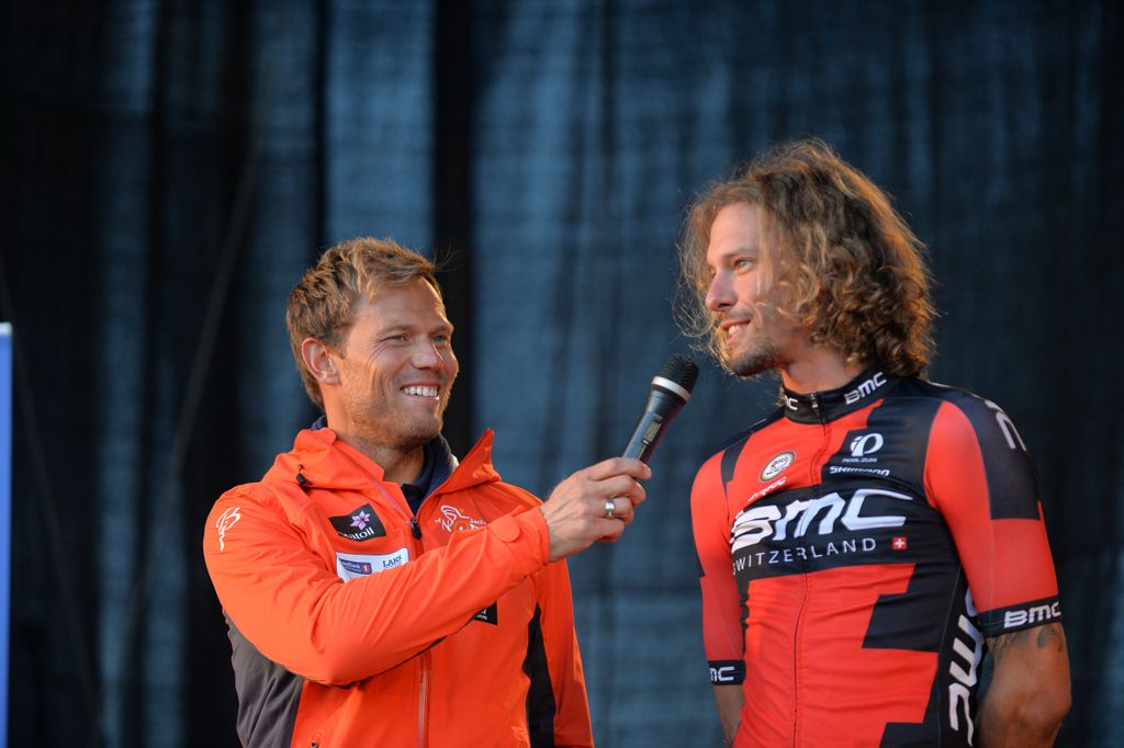 Thor Hushovd interviews Daniel Oss at the team presentation