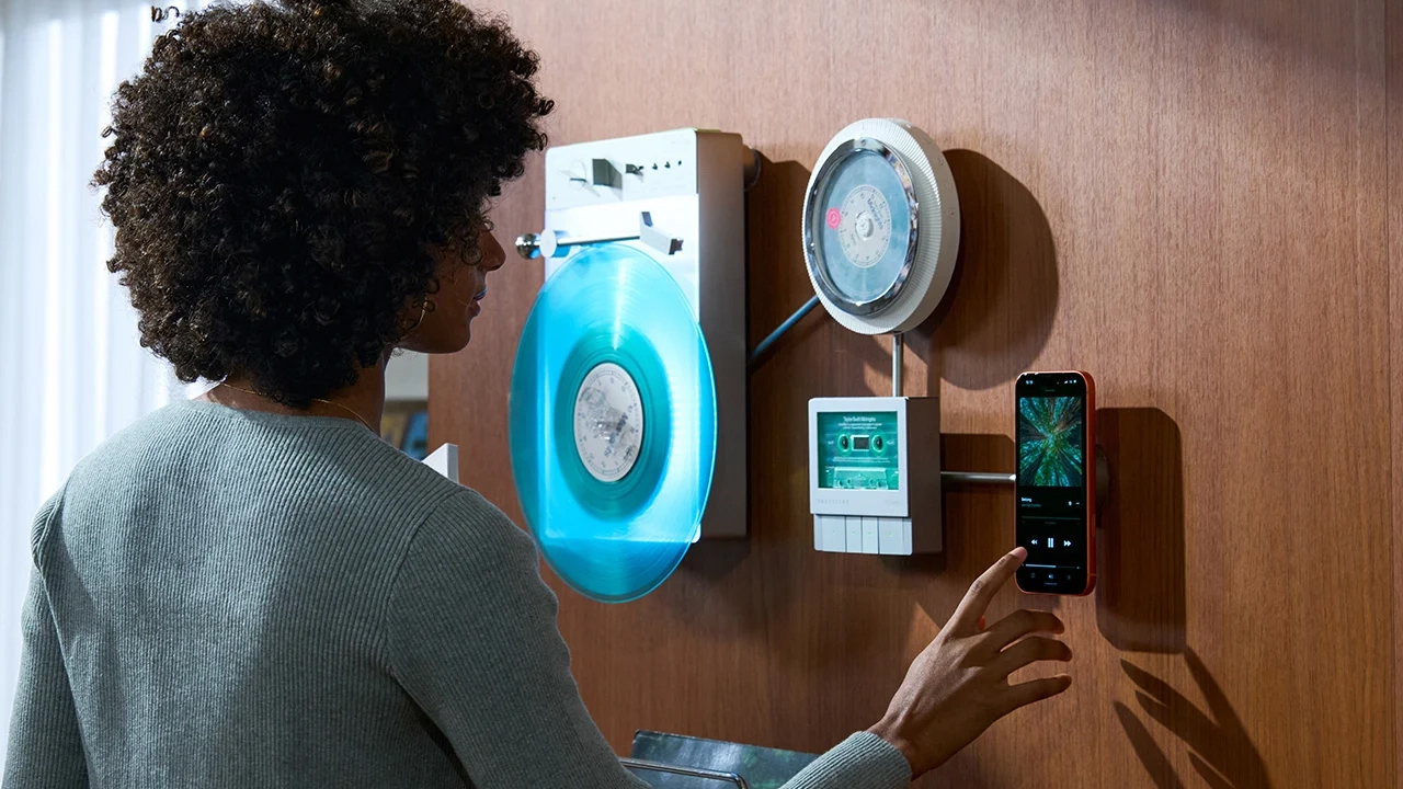 Trettitre retro audio system