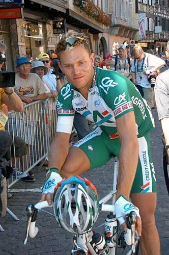 Thor Hushovd (Credit Agricole) was bandaged and bruised, but he started