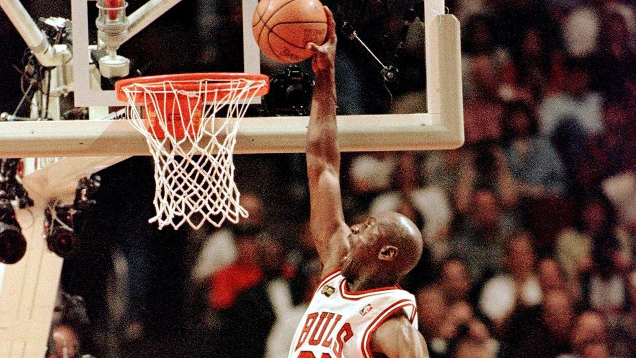 michael jordan dunking