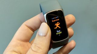 running mode on the Fitbit Charge 5