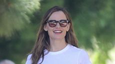 Jennifer Garner wearing a skirt and trainers in Santa Monica 16/08/2026