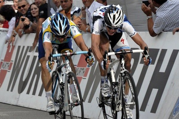 The sprint for the Tour de Suisse stage win goes to Breschel