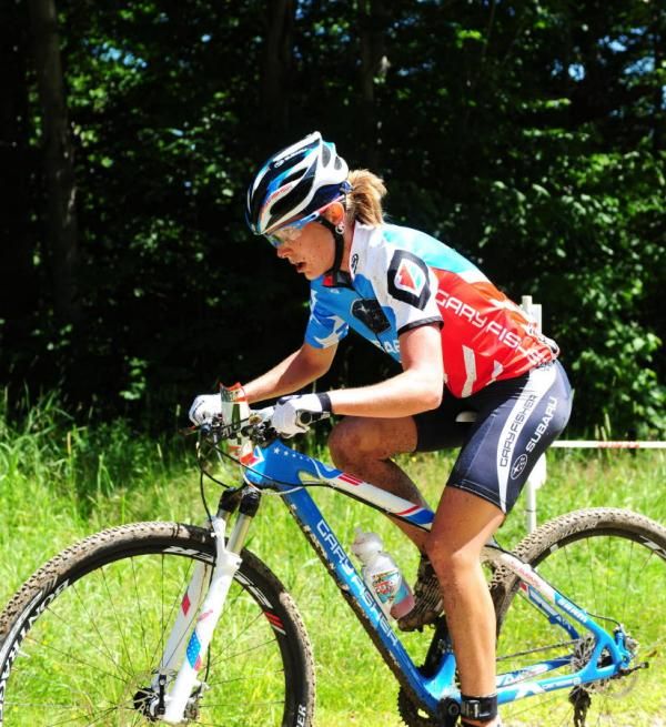 Heather Irmiger (Gary Fisher/Subaru) riding with leaders