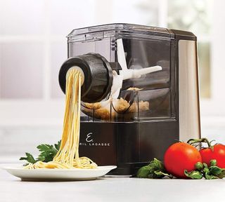 last-minute Father's Day gifts: pasta maker