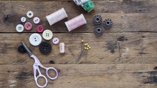 Super Easy Ear bud and Hair Tie Holder Upcycle Craft - Gym Craft Laundry