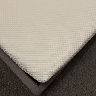 The corner of the Simba Hybrid Pro mattress
