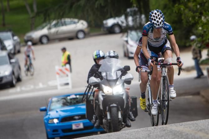 Mara Abbott (Exergy Twenty16) launches an attack and takes Claudia H&auml;usler (TIBCO) with her.